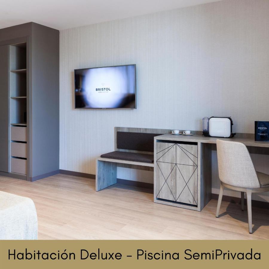 Hotel Bristol 4 Sup Benidorm Bagian luar foto