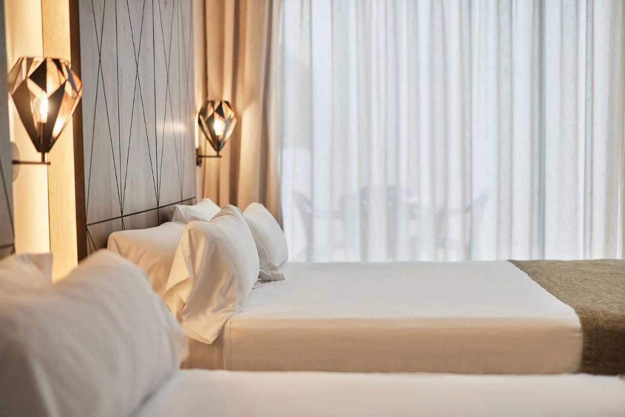 Hotel Bristol 4 Sup Benidorm Bagian luar foto