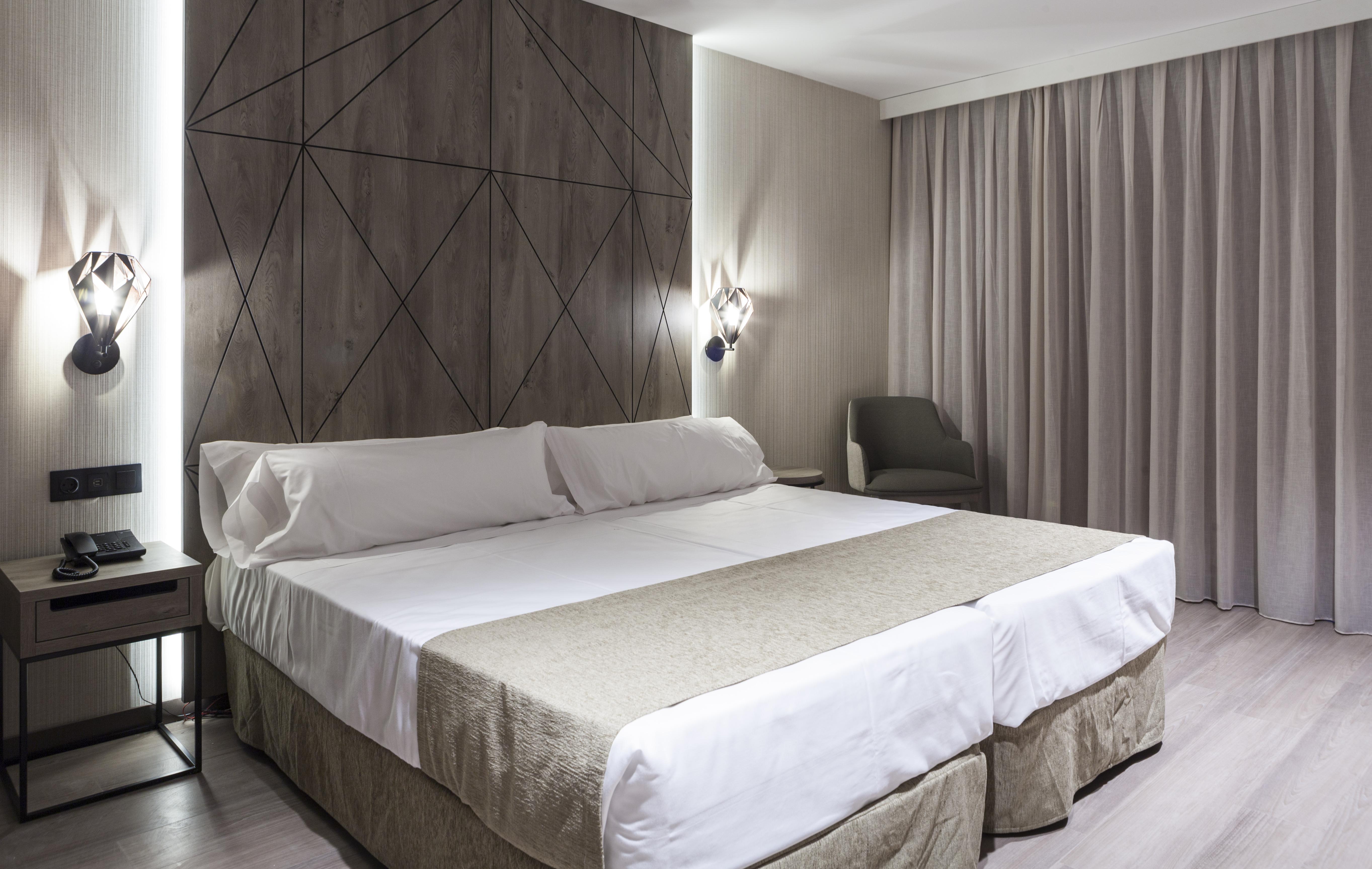 Hotel Bristol 4 Sup Benidorm Bagian luar foto