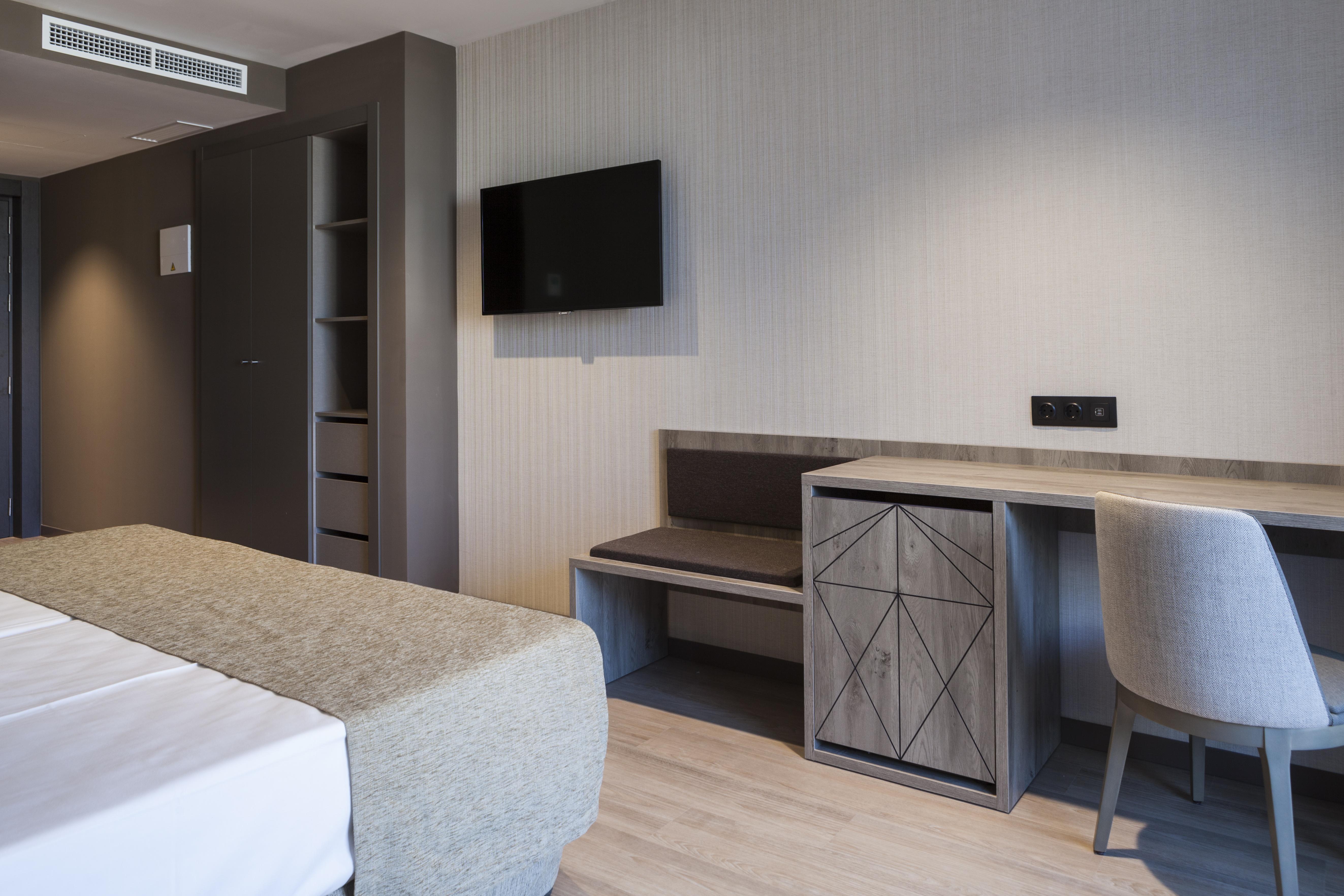 Hotel Bristol 4 Sup Benidorm Bagian luar foto