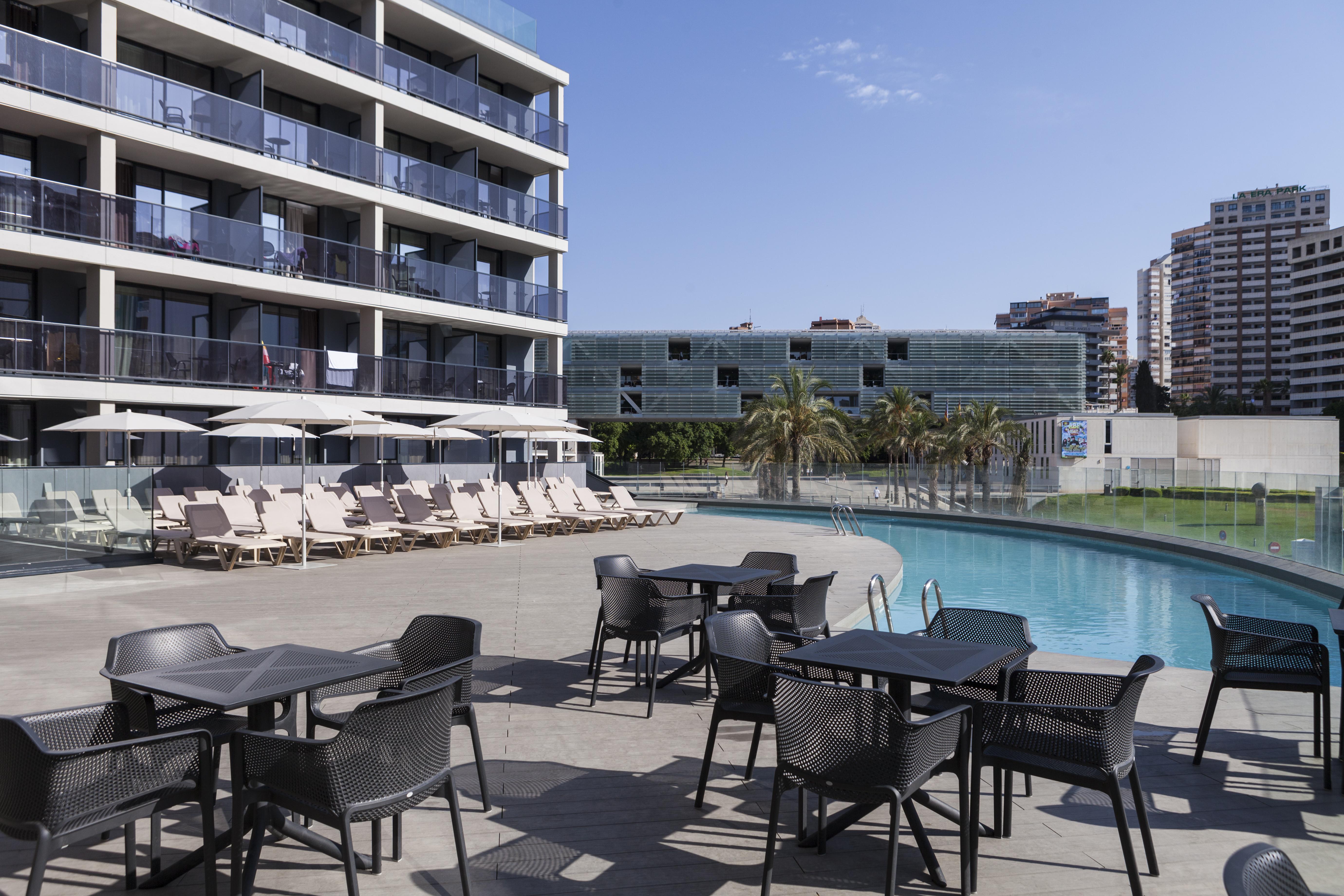 Hotel Bristol 4 Sup Benidorm Bagian luar foto