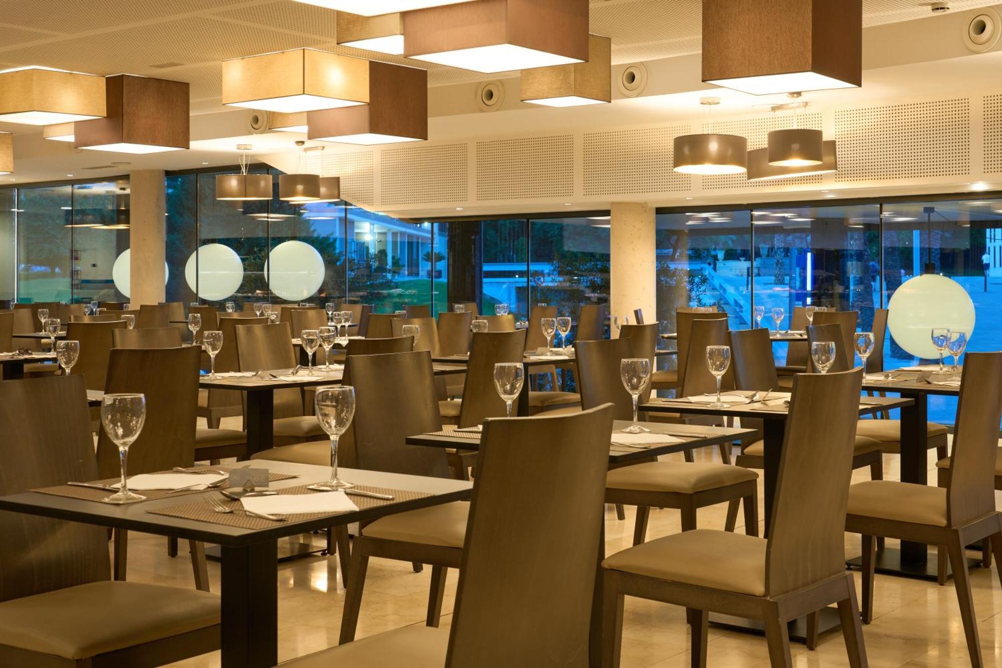 Hotel Bristol 4 Sup Benidorm Bagian luar foto