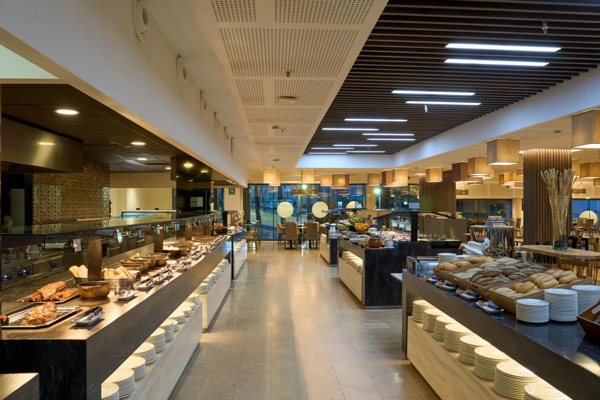 Hotel Bristol 4 Sup Benidorm Bagian luar foto