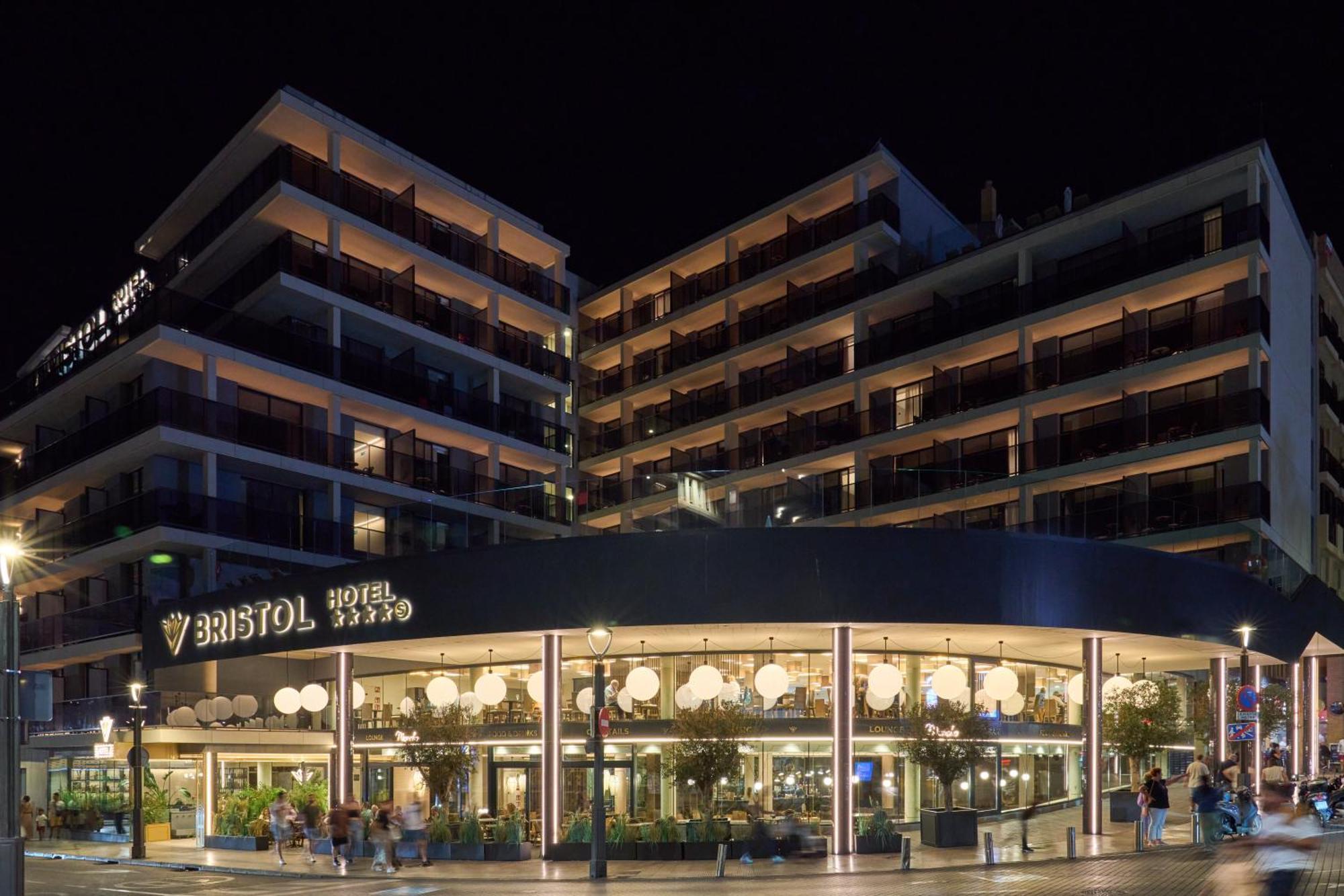 Hotel Bristol 4 Sup Benidorm Bagian luar foto